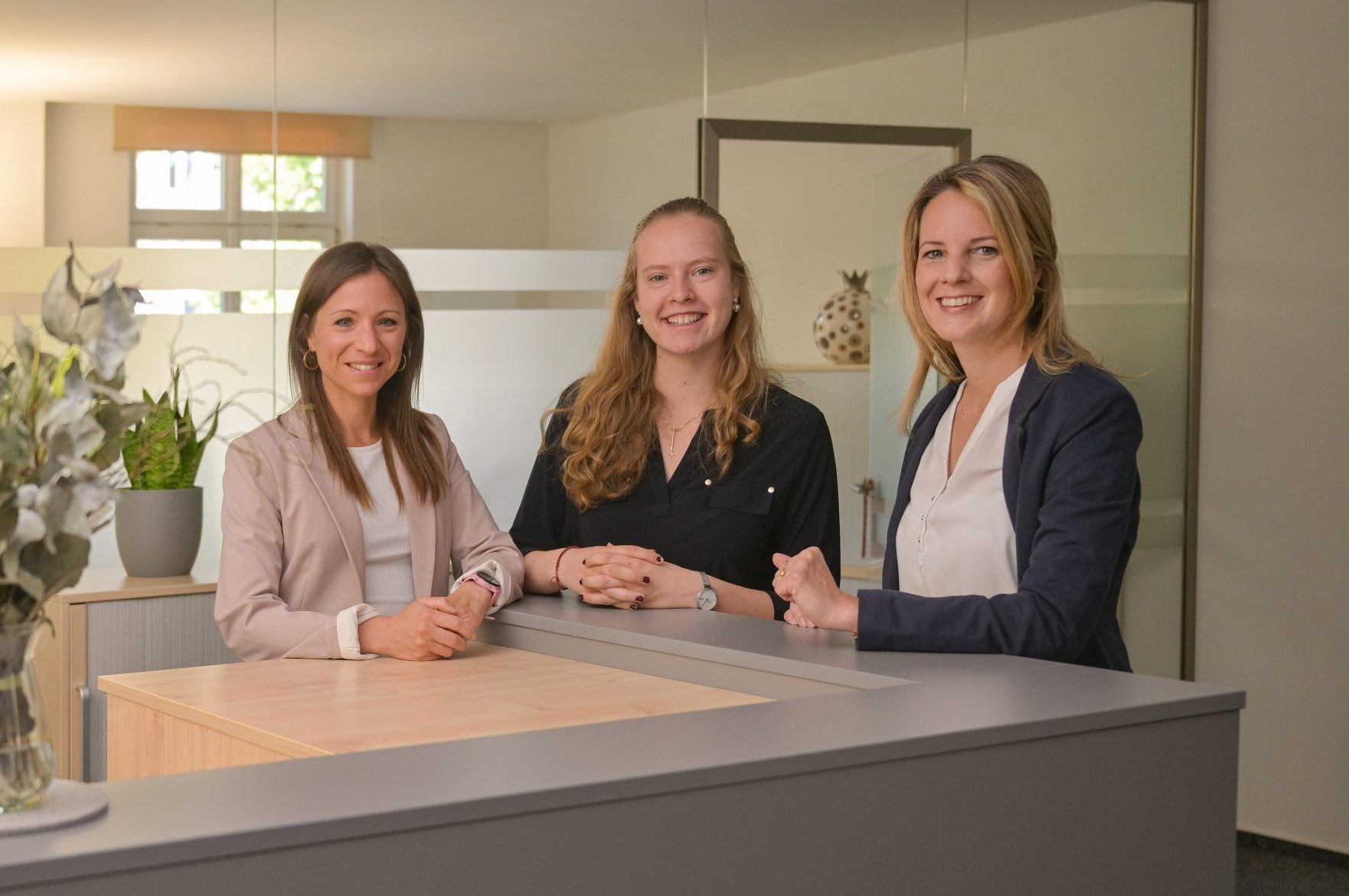 HWP Team, Empfangstresen